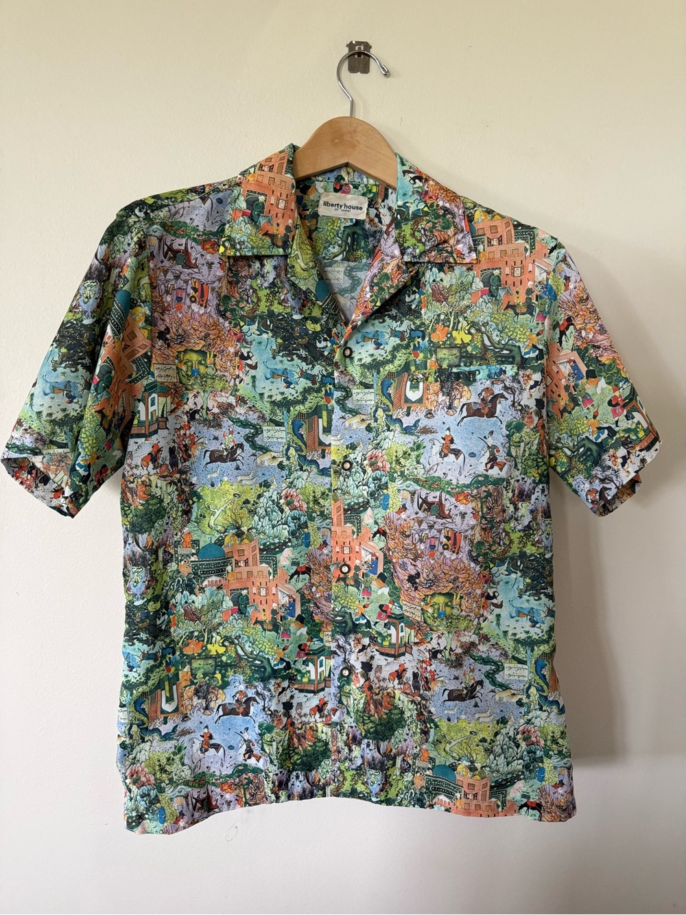 Vintage Multicolor Scenic Print Hawaiian Short-Sleeve Shirt from Liberty House